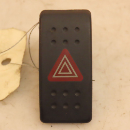 Bouton de warning occasion SUZUKI SWIFT III Phase 1 03-2005->09-2011 1.3 VVT 3743062J00P4Z