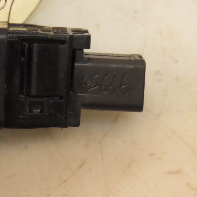 Bouton de warning occasion SUZUKI SWIFT III Phase 1 03-2005->09-2011 1.3 VVT 3743062J00P4Z 3