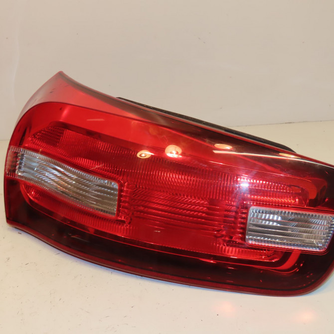 Feu arrière interieur gauche occasion CITROEN C4 PICASSO II Phase 1 04-2013->... 1.6 e-HDi 8v 115ch 1