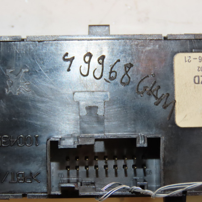 Bouton de warning occasion PEUGEOT 5008 I phase 2 09-2013->... 2.0 HDI 150ch 3