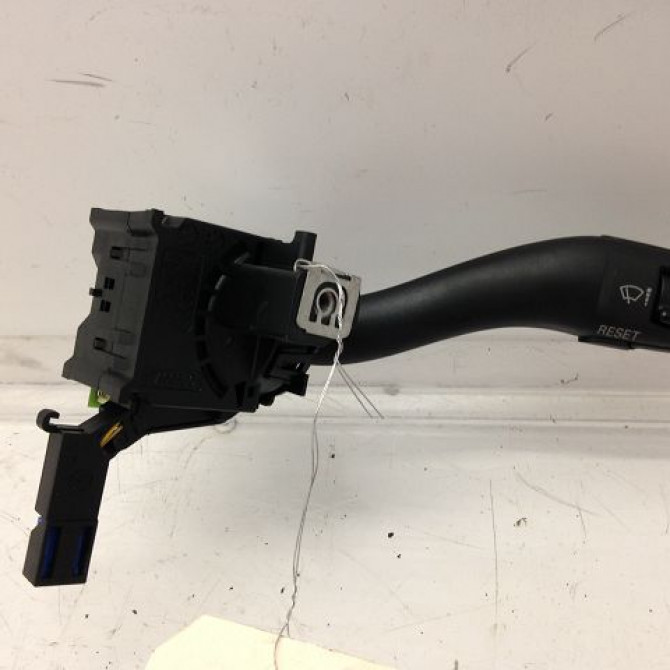 Commande essuie glace occasion AUDI A3 II Phase 1 06-2003->06-2008 1.9 TDi 8P0953519E9B9 1