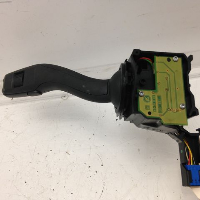 Commande essuie glace occasion AUDI A3 II Phase 1 06-2003->06-2008 1.9 TDi 8P0953519E9B9 3