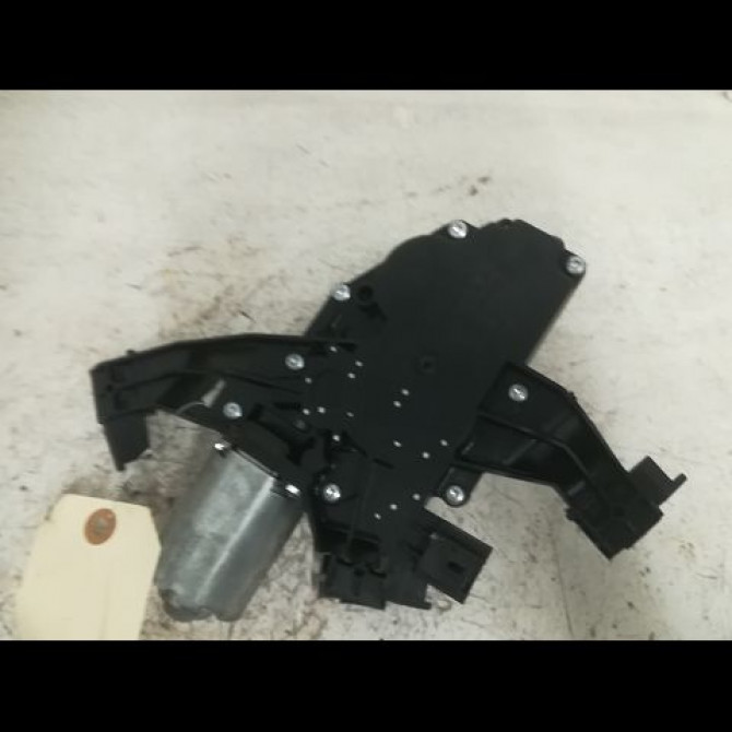 Moteur essuie-glace arrière occasion PEUGEOT 207 Phase 1 04-2006->06-2013 1.4 HDI 70ch 6405AN 2