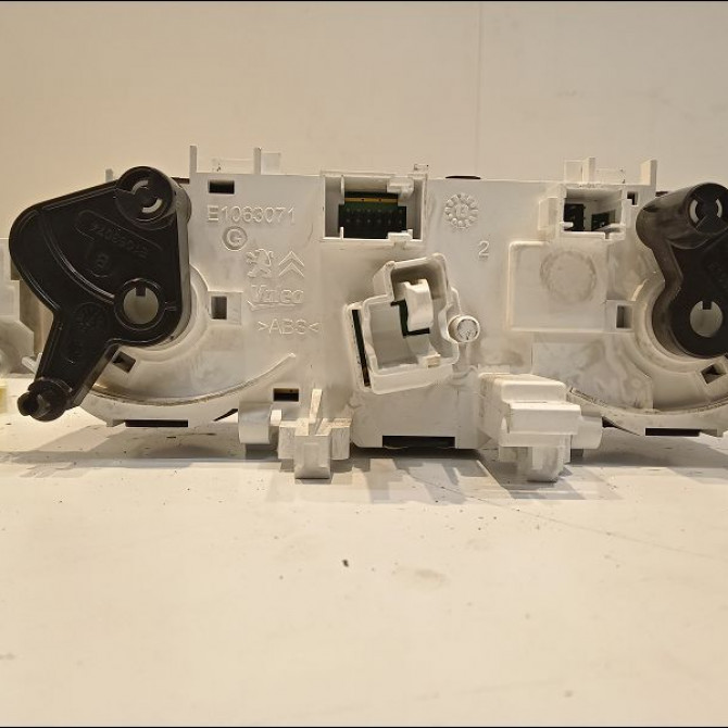 Commande de chauffage occasion PEUGEOT 208 208 Phase 1 2012-03-01->2015-09-30 1.2 VTI 82ch 9819611580 2