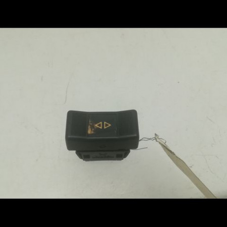 Commande leve-glace porte arrière droite occasion RENAULT 19 Phase 2 04-1992->04-1997 1.8i