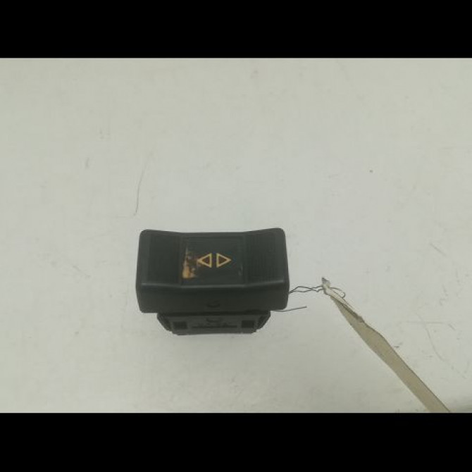 Commande leve-glace porte arrière droite occasion RENAULT 19 Phase 2 04-1992->04-1997 1.8i 1
