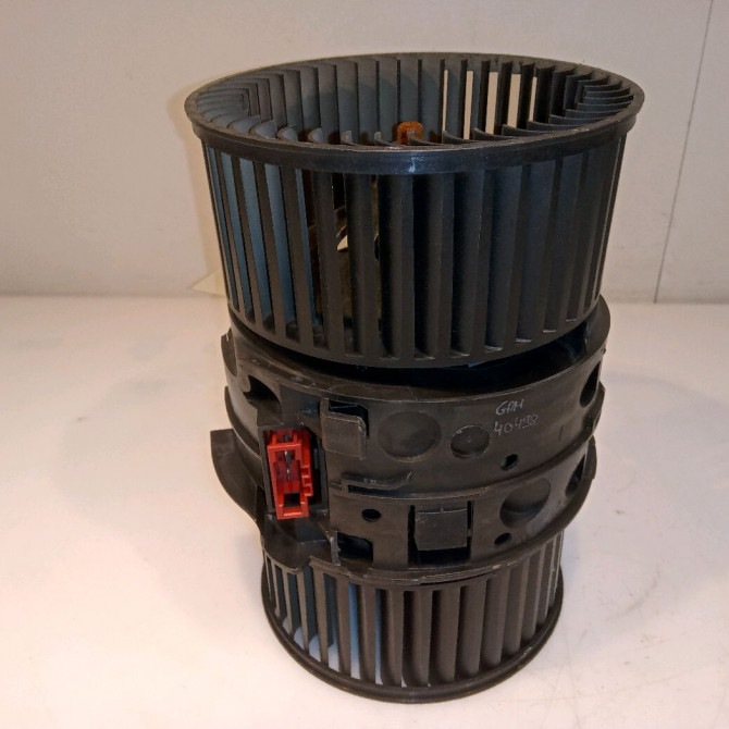 Ventilateur de chauffage occasion RENAULT MEGANE III Phase 1 11-2008->01-2012 1.5 DCI 110ch 272104937R 2