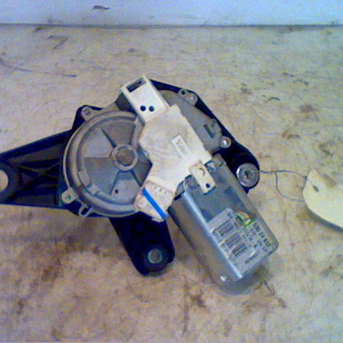 Moteur essuie-glace arrière occasion RENAULT MODUS Phase 1 09-2004->12-2007 8200313354 1