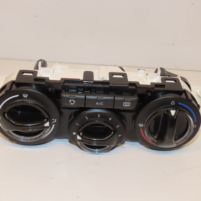 Commande de chauffage occasion PEUGEOT 2008 Phase 1 01-2013->... 1.2i PURETECH 110ch 9819611580 1