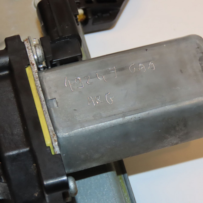 Mecanisme+moteur leve-glace arg occasion DACIA SANDERO II Phase 1 10-2012->... 0.9 TCE 90ch 827211031R 2