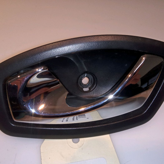 Poignee int porte avg occasion RENAULT CLIO IV Phase 1 07-2012->... 1.5 DCI 90ch 826733790R 1