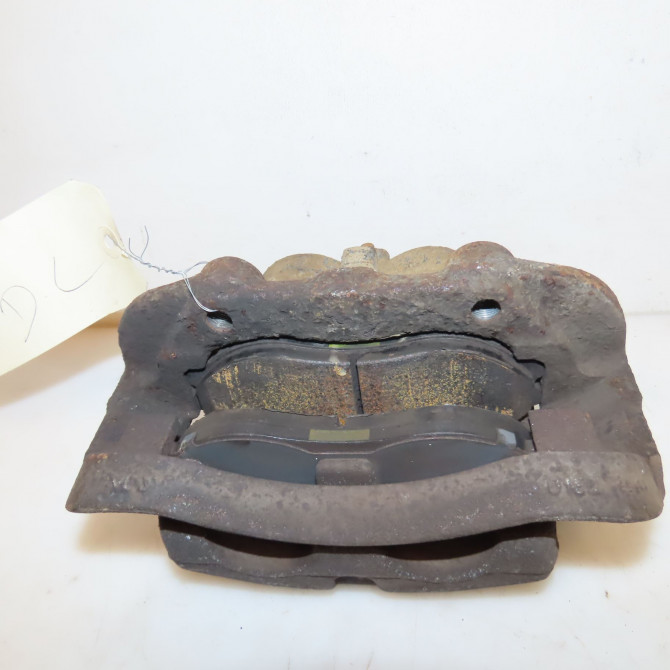 Etrier de frein avant droit occasion NISSAN TERRANO I 411117F00A 3