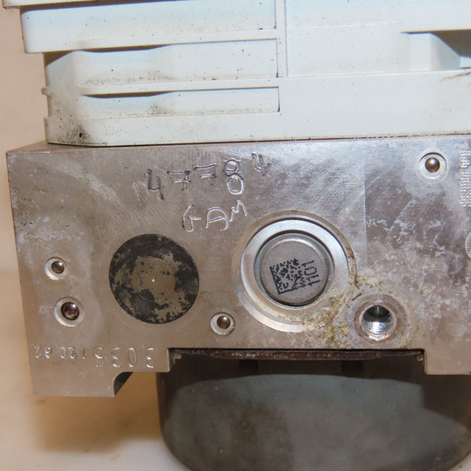 Unité hydraulique ABS occasion CITROEN DS3 Phase 1 11-2009->03-2014 1.6 HDI 90ch 1610181580 5