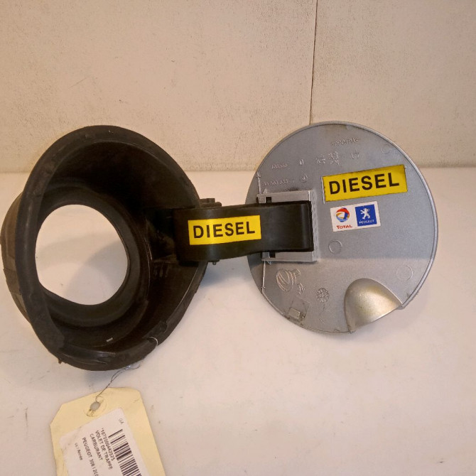 Volet de trappe carburant occasion PEUGEOT 308 I 1517F4 3