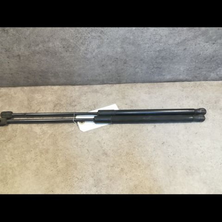 Verin droit hayon occasion DACIA SANDERO I Phase 1 06-2008->10-2012 1.5 DCI 70ch 8200735264