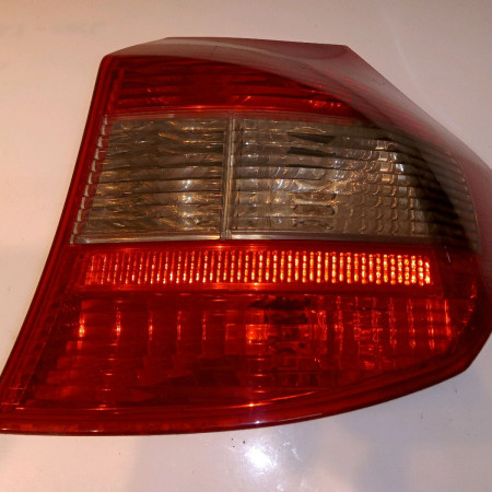 Feu arrière droit occasion B.M.W. SERIE 1 I Phase 1 05-2004->12-2006 120d 63216924502