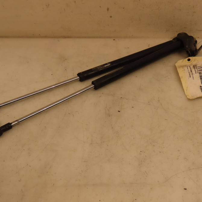 Verin droit hayon occasion SUZUKI SWIFT III Phase 1 03-2005->09-2011 1.3 VVT 8180063812 1