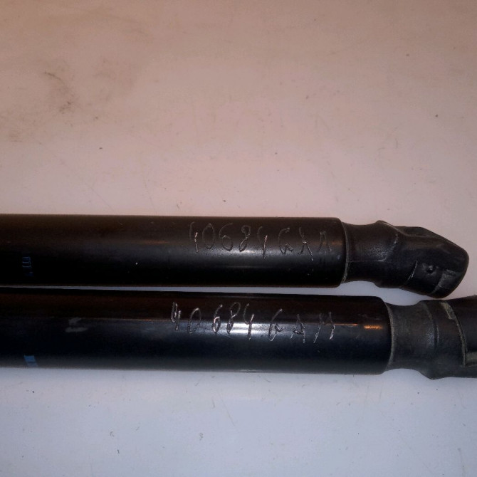 Verin droit hayon occasion RENAULT CLIO III phase 2 ESTATE 03-2009->12-2014 1.5 DCI 75ch 8200583852 2