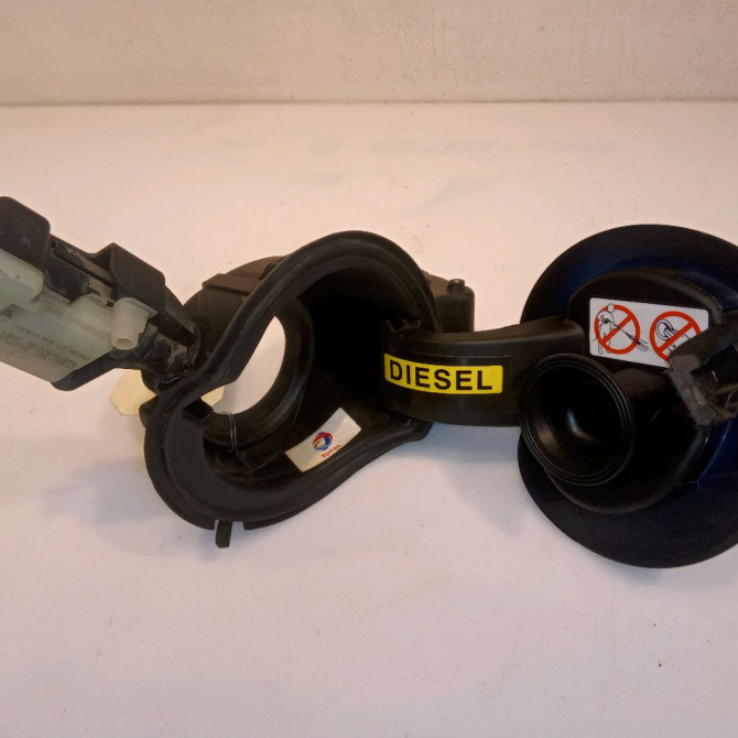 Volet de trappe carburant occasion CITROEN DS4 Phase 1 01-2011->03-2016 1.6 e-HDi 110ch 1517J2 2