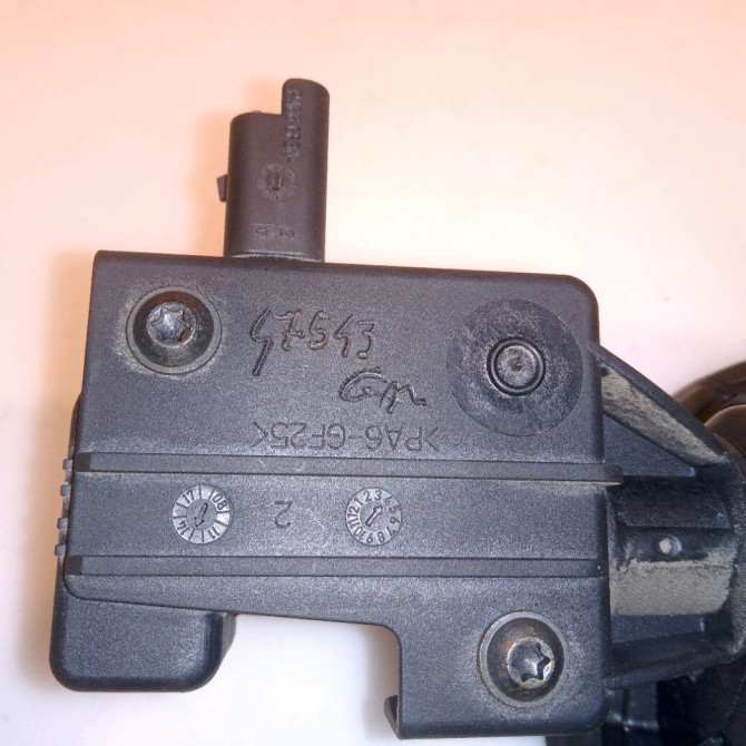 Volet de trappe carburant occasion CITROEN DS4 Phase 1 01-2011->03-2016 1.6 e-HDi 110ch 1517J2 4