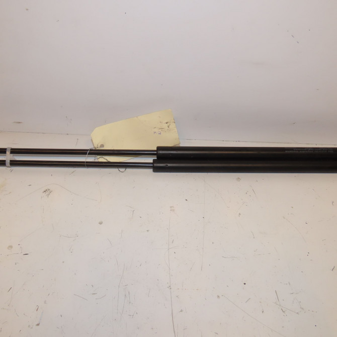 Verin droit hayon occasion SUZUKI IGNIS II Phase 1 09-2003->09-2009 1.5i 100ch 8185086G00 1