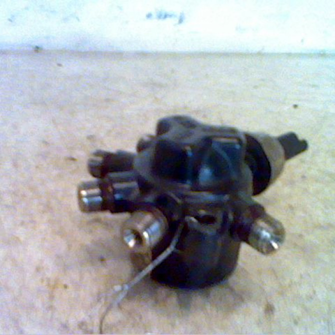 Rampe injection occasion RENAULT CLIO II Phase 1 03-1998->06-2001 8200584032 2