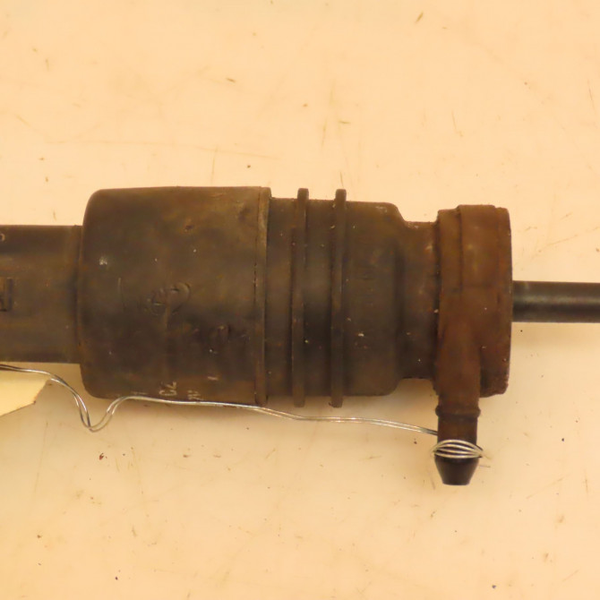 Pompe lave-glace avant occasion VOLKSWAGEN PASSAT IV Phase 2 10-2000->03-2005 1.9 TDI 100ch 1K5955651 1