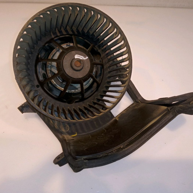 Ventilateur de chauffage occasion RENAULT CLIO II Phase 1 03-1998->06-2001 1.9 D 65ch 7701049076 1