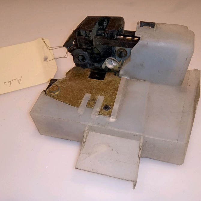 Serrure porte avd occasion RENAULT SCENIC I Phase 1 09-1996->08-1999 1.9 DTI 100ch 7701469181 3