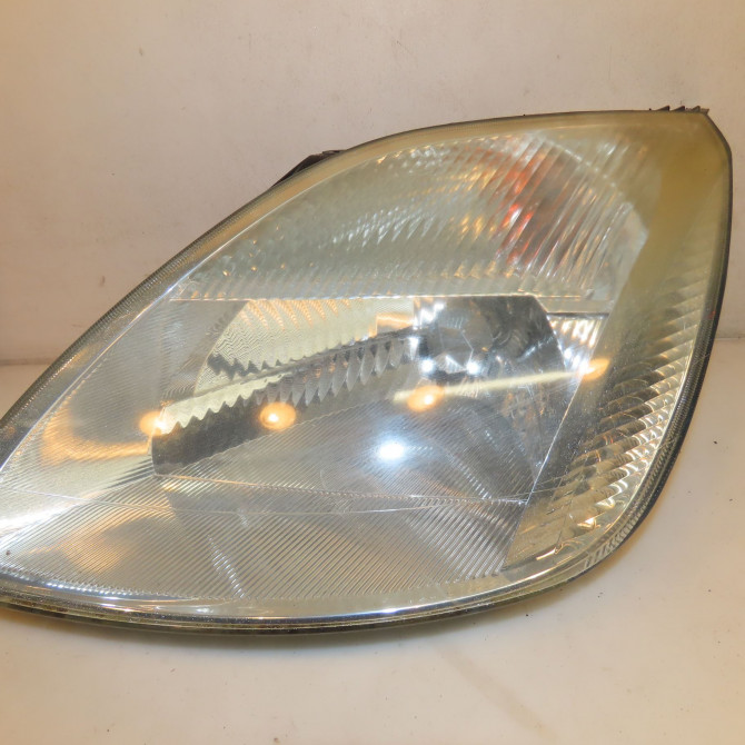 Phare gauche occasion FORD FIESTA V Phase 1 09-2002->10-2005 1.4 TDCI 1