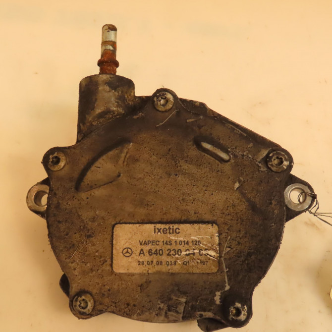 Pompe a vide occasion MERCEDES CLASSE A II Phase 2 04-2008->06-2012 A 180 CDI 6402300465 1