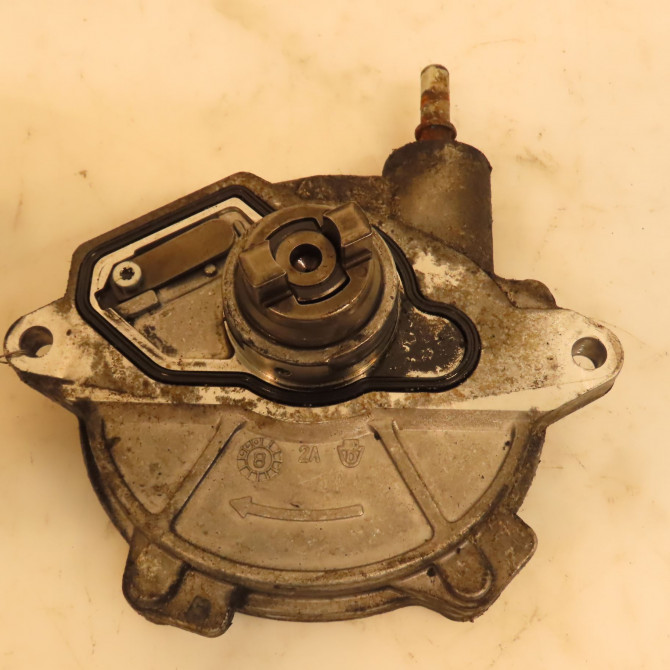 Pompe a vide occasion MERCEDES CLASSE A II Phase 2 04-2008->06-2012 A 180 CDI 6402300465 2