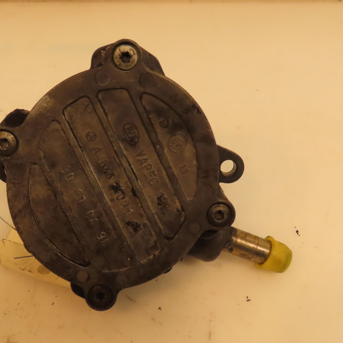 Pompe a vide occasion MERCEDES CLASSE C II Phase 2 03-2004->06-2007 C 200 CDi 6462300365 2