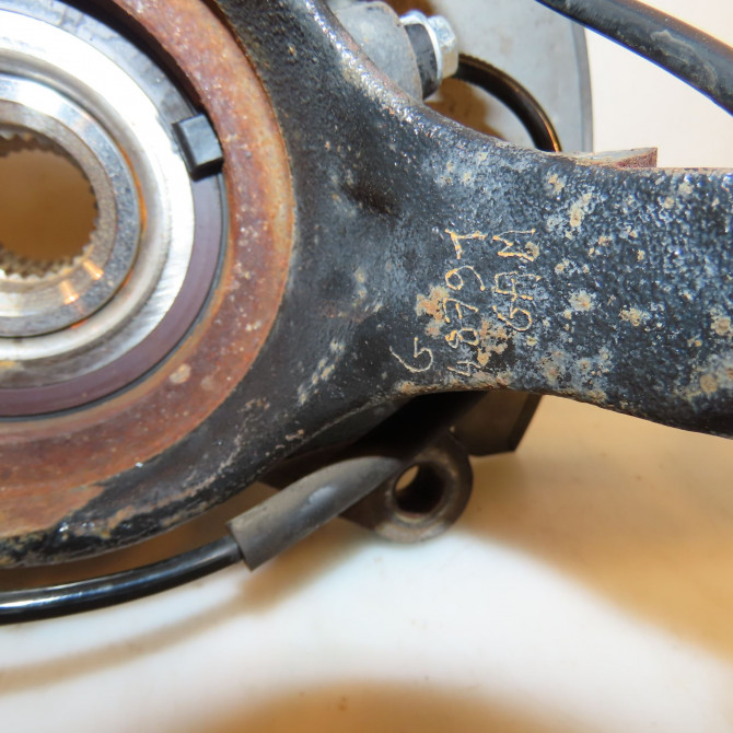 Moyeu avg occasion SUZUKI SX4 I Phase 1 04-2006->03-2014 1.6 DDIS 90ch 4342179J10 3