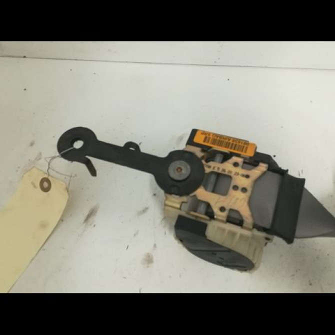 Ceinture avant droite occasion RENAULT CLIO II Phase 2 06-2001->07-2006 1.4 16v 8200081638 3