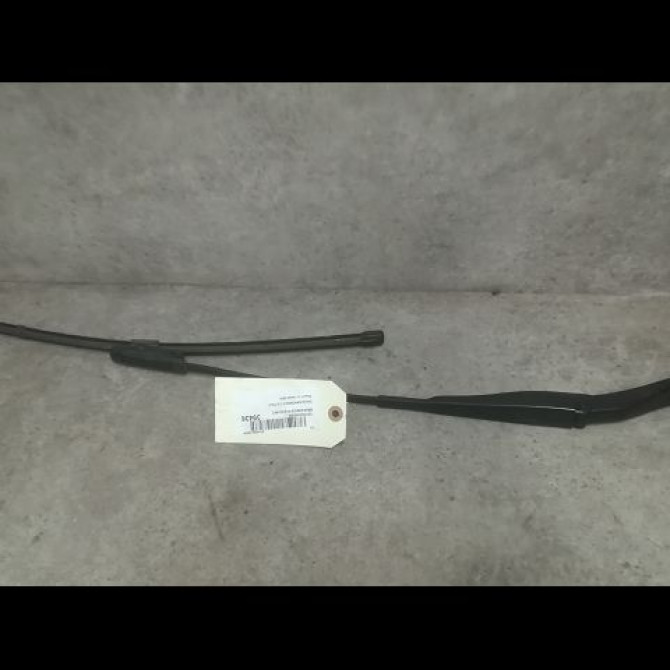 Bras essuie-glace avant droit occasion DACIA SANDERO II Phase 1 10-2012->... 1.0i 75ch 288817528R 1