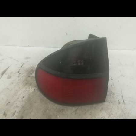Feu arrière gauche occasion RENAULT LAGUNA I Phase 1 01-1994->04-1998 2.0 7701038275