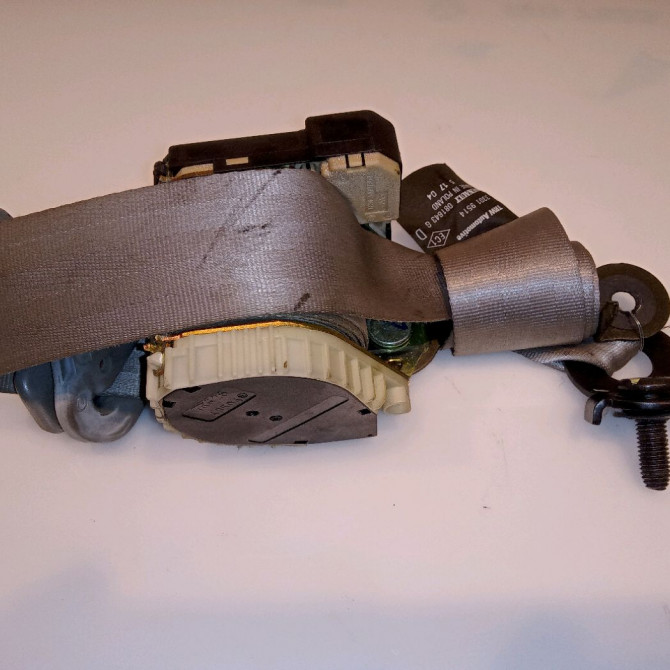 Ceinture avant droite occasion RENAULT CLIO II Phase 2 06-2001->07-2006 1.5 DCI 65ch 8200081642 1