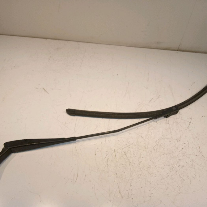 Bras essuie-glace avant gauche occasion PEUGEOT 207 Phase 1 04-2006->06-2013 1.6i 16v 110ch 6429AL 1