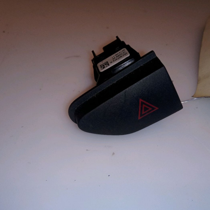 Bouton de warning occasion RENAULT CLIO IV Phase 1 07-2012->... 1.5 DCI 90ch 252907372R 1