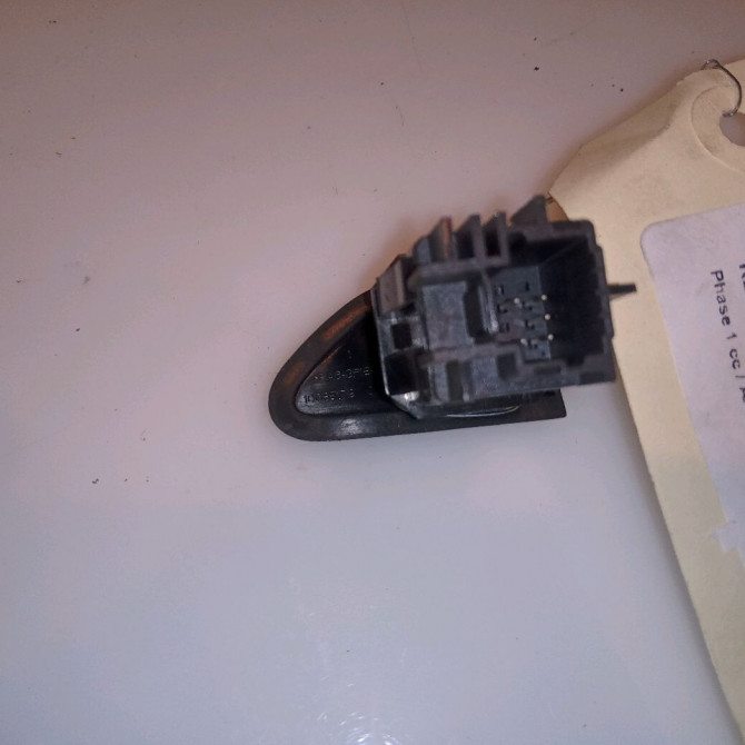Bouton de warning occasion RENAULT CLIO IV Phase 1 07-2012->... 1.5 DCI 90ch 252907372R 2