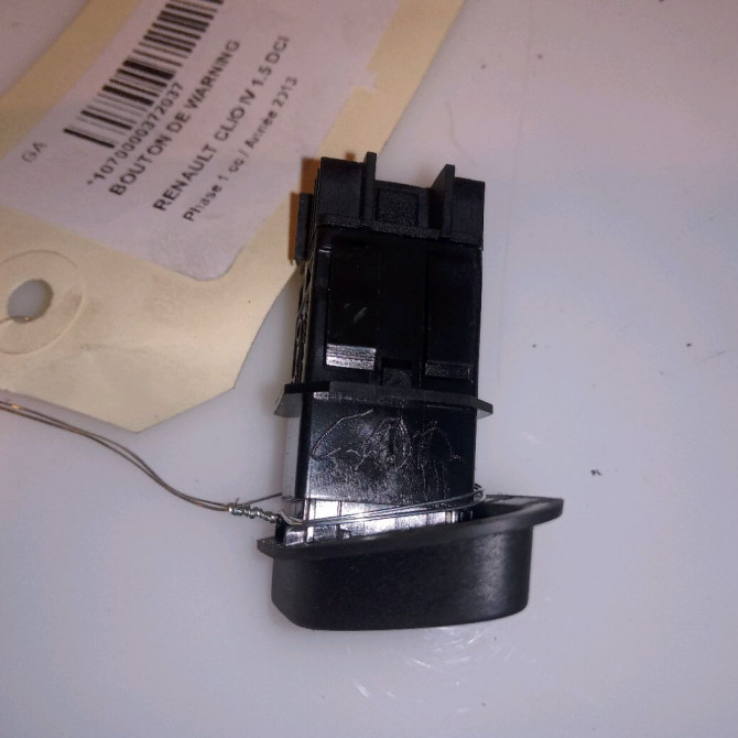 Bouton de warning occasion RENAULT CLIO IV Phase 1 07-2012->... 1.5 DCI 90ch 252907372R 3