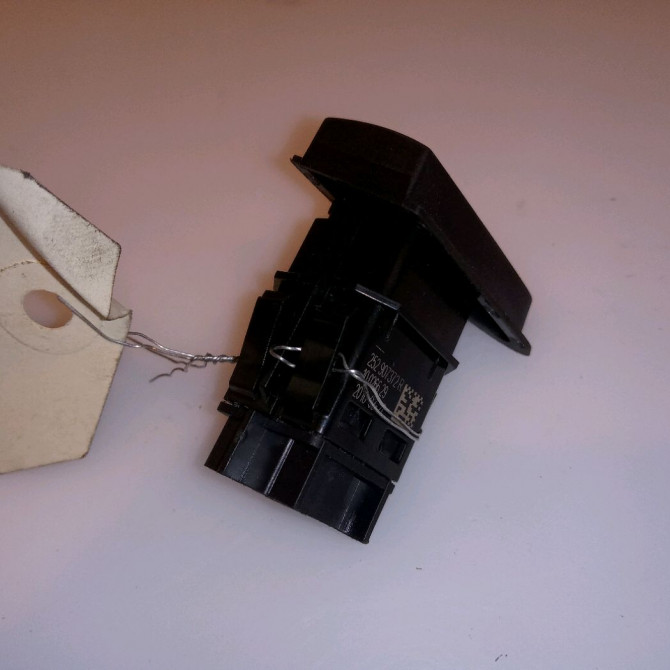 Bouton de warning occasion RENAULT CLIO IV Phase 1 07-2012->... 1.5 DCI 90ch 252907372R 2