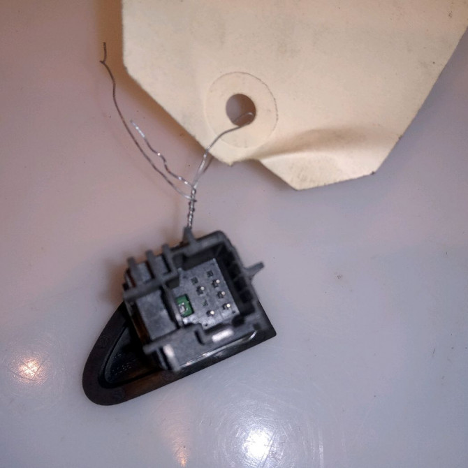 Bouton de warning occasion RENAULT CLIO IV Phase 1 07-2012->... 1.5 DCI 90ch 252907372R 3