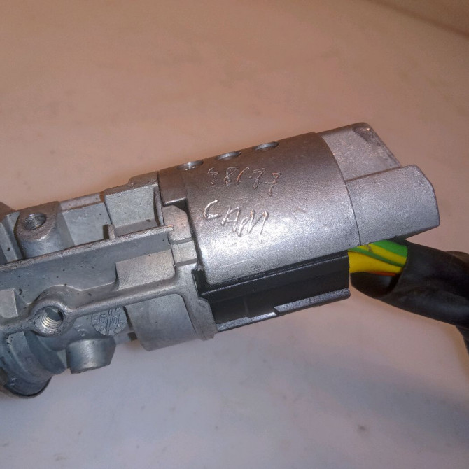 Antivol de direction occasion DACIA SANDERO I Phase 1 06-2008->10-2012 1.4 MPI 75ch 487002447R 3