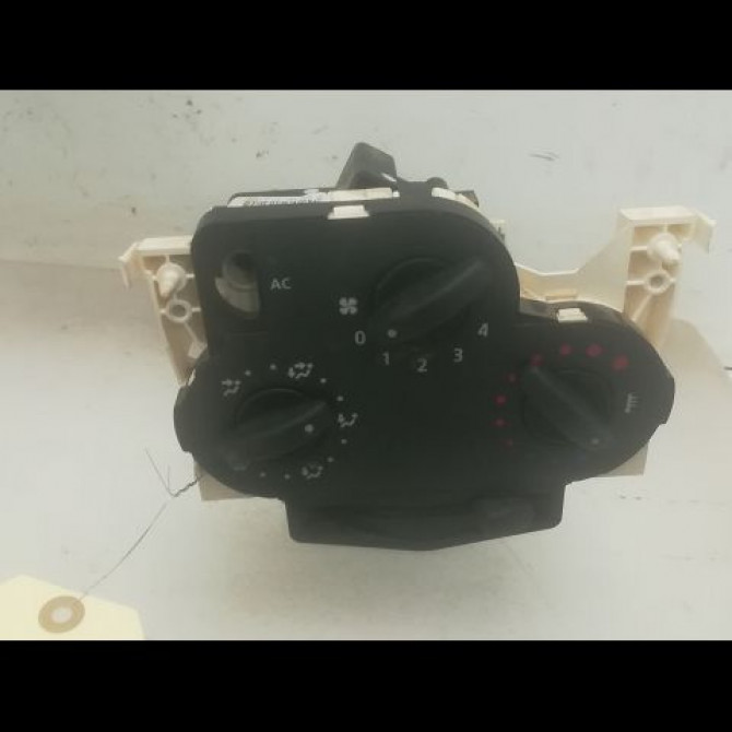 Commande de chauffage occasion DACIA LOGAN I Phase 1 06-2005->06-2008 1.6 MPI 6001547667 1