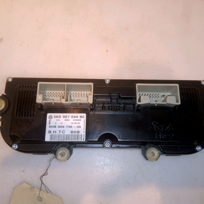 Commande de chauffage occasion VOLKSWAGEN GOLF VI Phase 1 10-2008->04-2013 2.0 TDI 110ch 5K0907044GNZJU 2