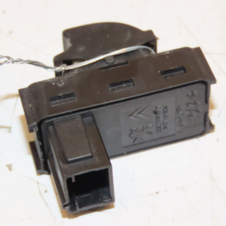 Commande leve-glace porte arrière droite occasion PEUGEOT 5008 I Phase 1 11-2009->12-2013 1.6 HDI 110ch 6490X7