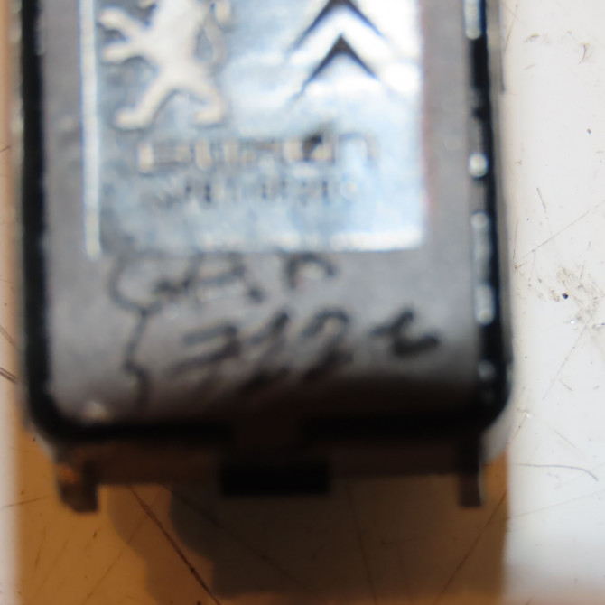 Commande leve-glace porte arrière droite occasion PEUGEOT 5008 I Phase 1 11-2009->12-2013 1.6 HDI 110ch 6490X7 3