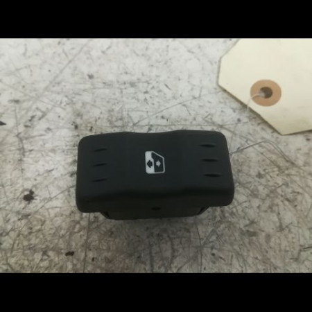 Commande lève-glace porte avant gauche occasion DACIA LOGAN I Phase 1 MCV 01-2007->10-2008 1.5 DCI 85ch 6001546816